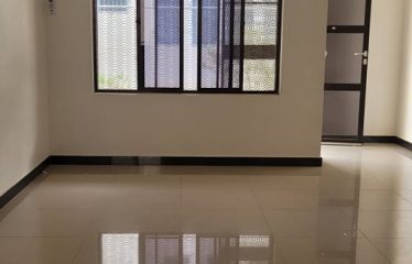 Unfurnished 2-bedrooms Flat For Rent